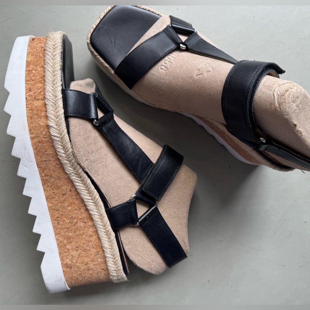 MARC FISHER LTD Gylian Leather Platform Sandals Size 11
